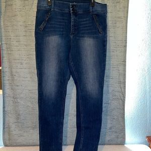 Super comfy stretch blue jeans!